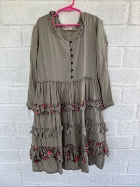 Bombay Paisley Relaxed Olive Green Tiered Ruffle Dress sz XS